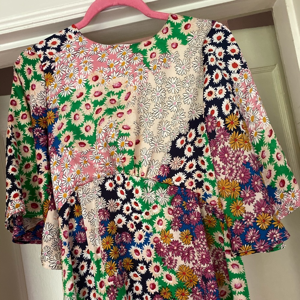 Floral Topshop style keyhole silky mini dress